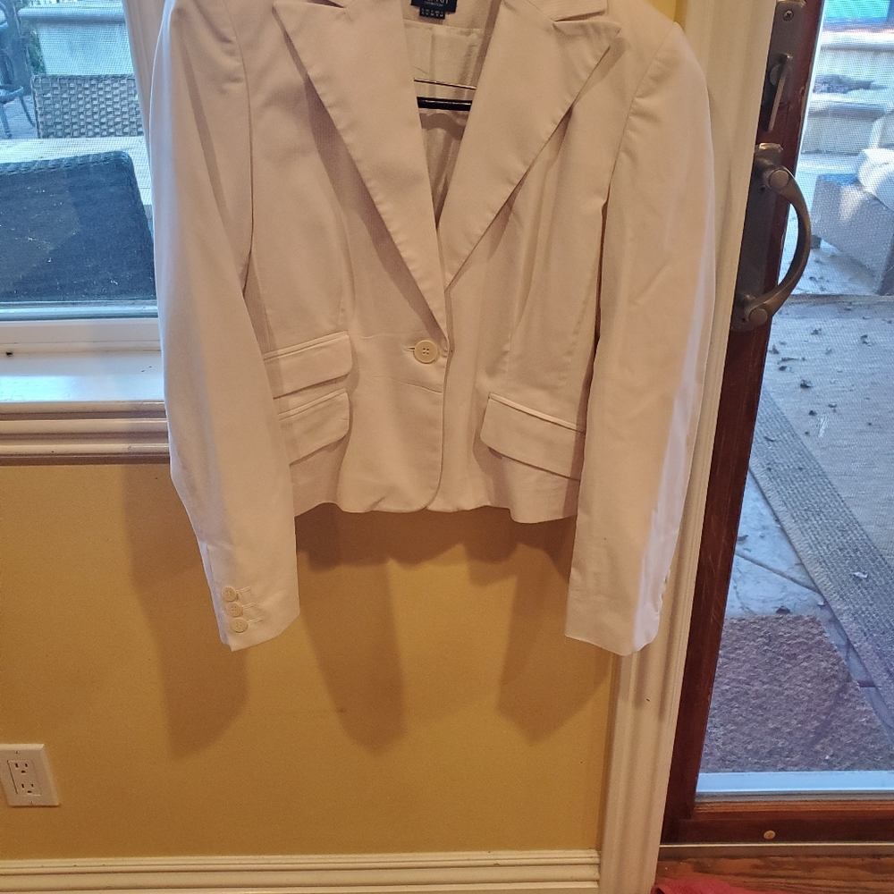 Jacket - Picture 3 of 4